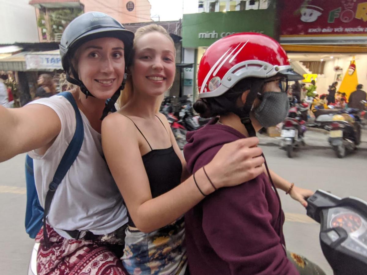Cheerful Hoi An Hostel Bagian luar foto