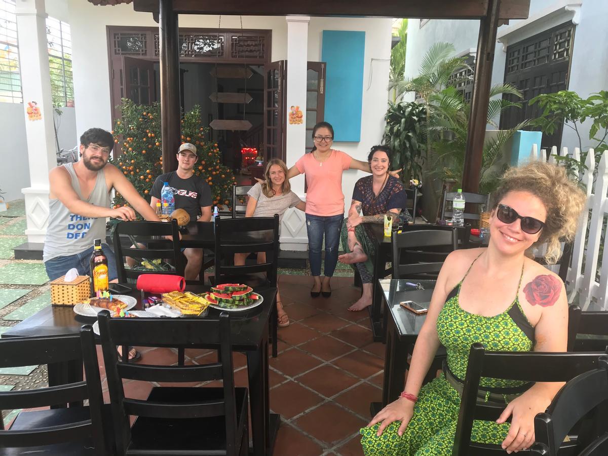 Cheerful Hoi An Hostel Bagian luar foto