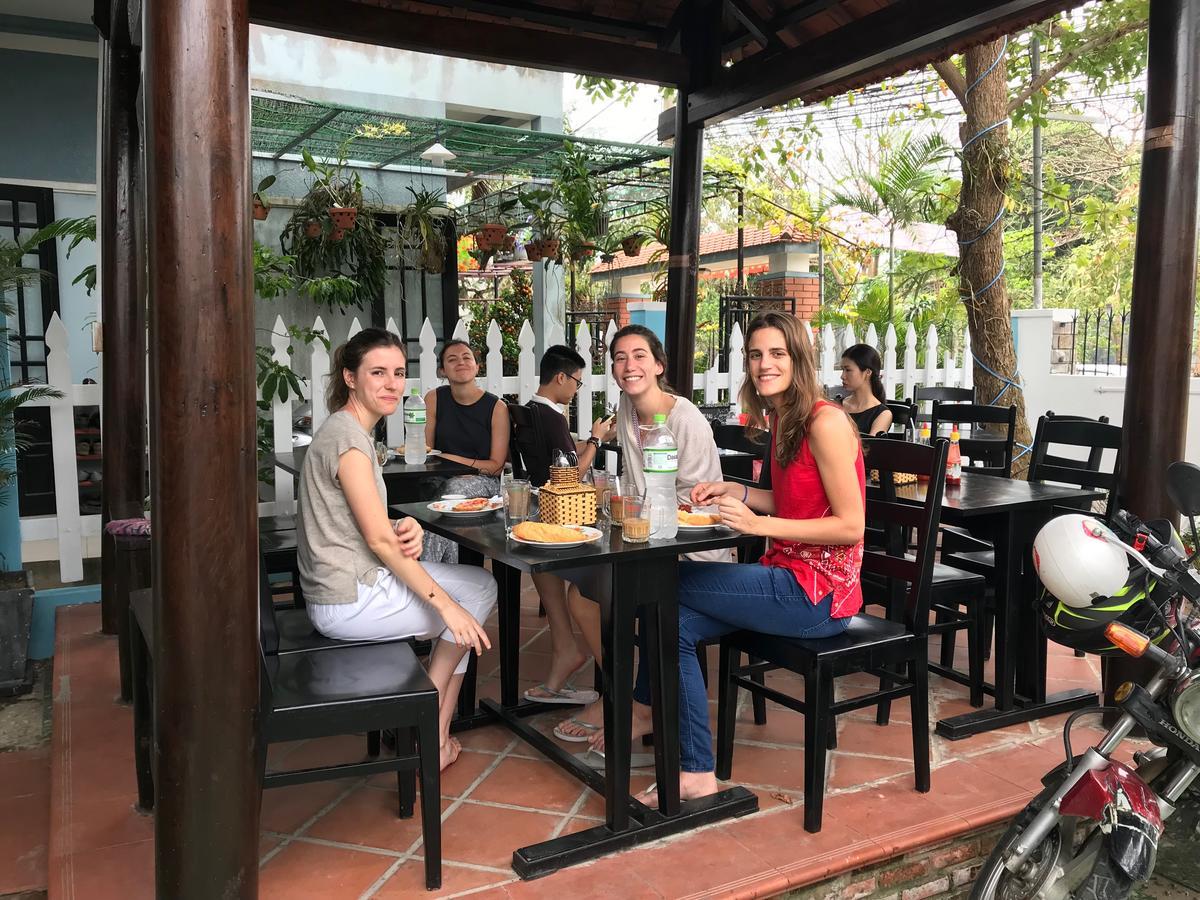 Cheerful Hoi An Hostel Bagian luar foto