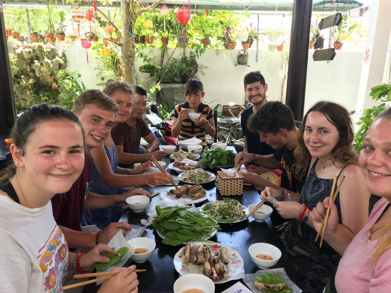 Cheerful Hoi An Hostel Bagian luar foto